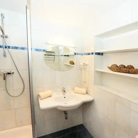 Schoenfeld Apartment