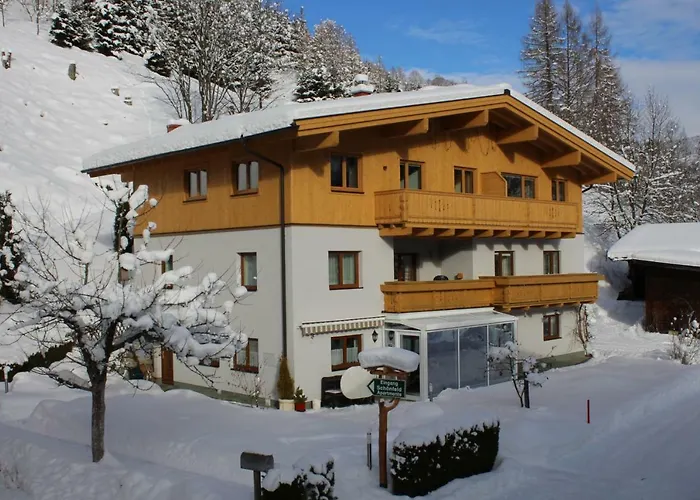 Schönfeld Apartment *